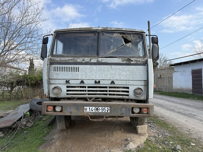 KamAz 55111 1992, 200,000 km - 11.0 л - Biləsuvar