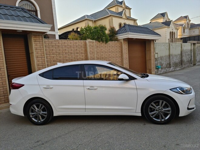 Hyundai Avante 2016, 293,000 km - 1.6 л - Bakı