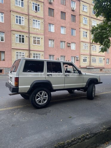 Jeep Cherokee 1994, 356,256 km - 4.0 л - Qax