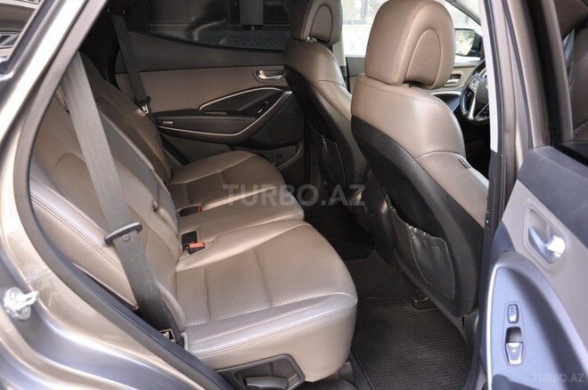 Hyundai Santa Fe-11