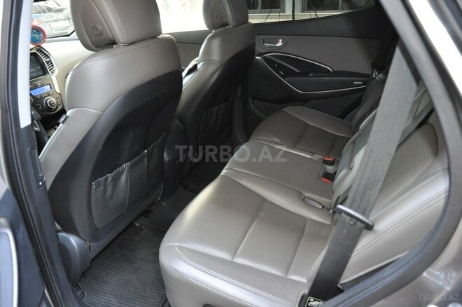 Hyundai Santa Fe-10
