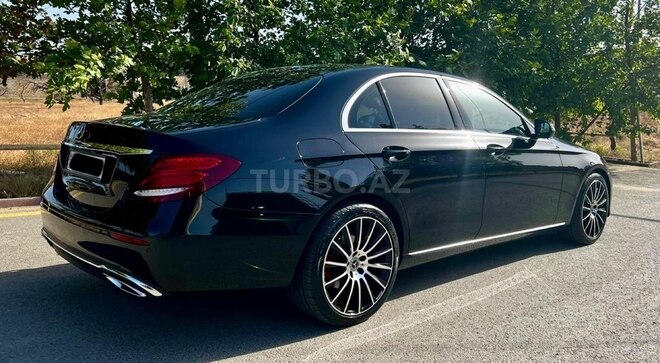 Mercedes E 220 d 2018, 330,000 km - 2.2 л - Bakı