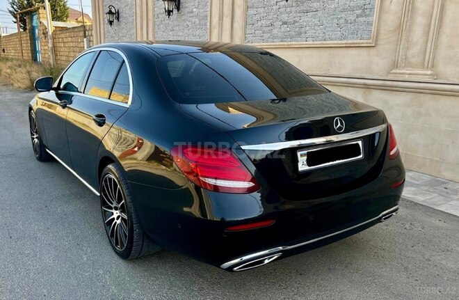 Mercedes E 220 d 2018, 330,000 km - 2.2 л - Bakı