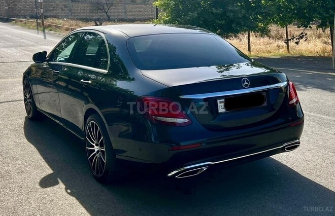 Mercedes E 220 d 2018, 330,000 km - 2.2 л - Bakı