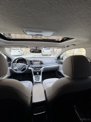 Hyundai Elantra 2017, 136,000 km - 2.0 l - Bakı