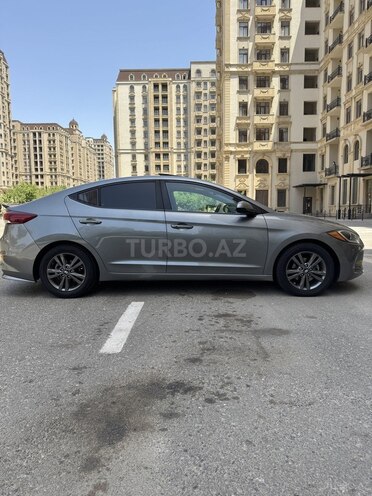 Hyundai Elantra 2017, 136,000 km - 2.0 l - Bakı