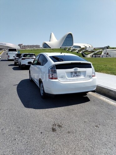 Toyota Prius-4