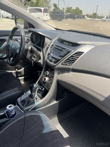 Hyundai Elantra 2015, 178,124 km - 1.8 l - Bakı
