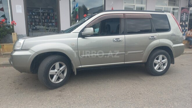 Nissan X-Trail 2003, 357,000 km - 2.0 l - Qusar