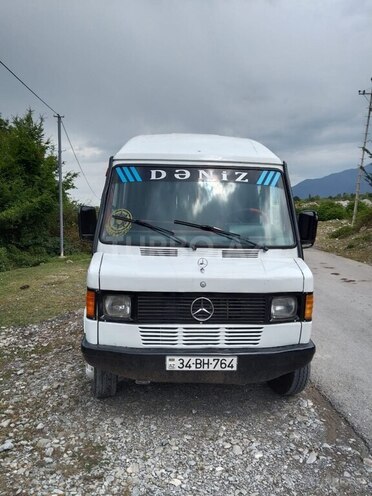 Mercedes 208 D 1991, 240,000 km - 2.0 l - Şəki
