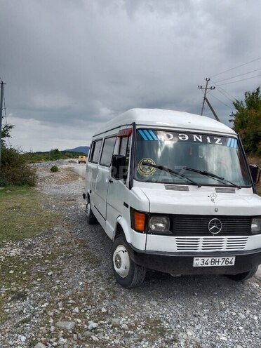 Mercedes 208 D 1991, 240,000 km - 2.0 l - Şəki