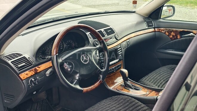 Mercedes E 240 2002, 290,000 km - 2.6 l - Sumqayıt