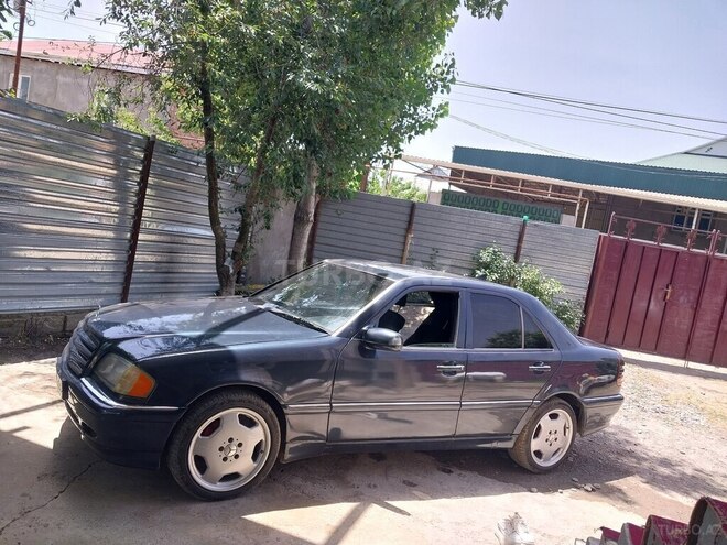 Mercedes C 240 1997, 358,000 km - 2.4 l - Bakı