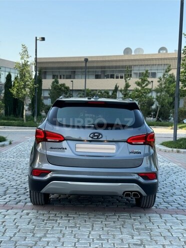 Hyundai Santa Fe-5