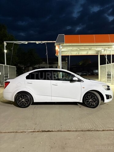 Chevrolet Aveo-5