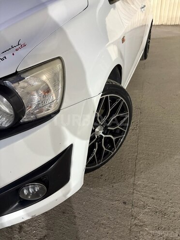 Chevrolet Aveo-8