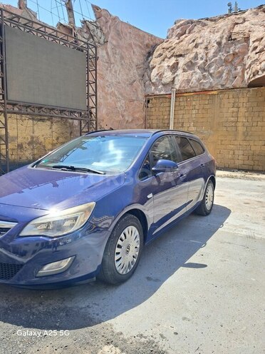 Opel Astra 2011, 420,000 km - 1.3 l - Bakı