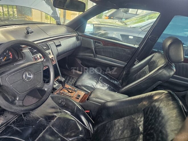 Mercedes E 220 d 1999, 300,000 km - 2.2 л - Sabirabad