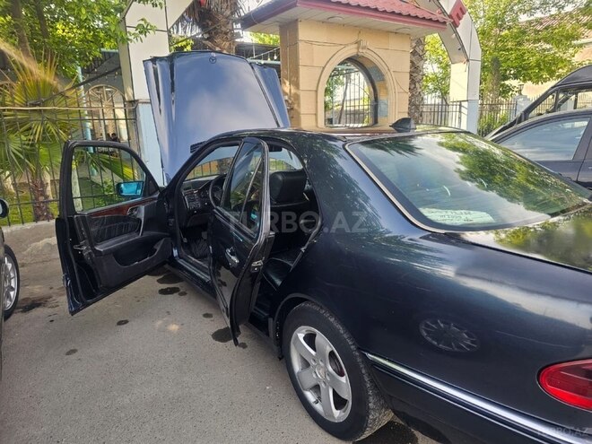 Mercedes E 220 d 1999, 300,000 km - 2.2 л - Sabirabad