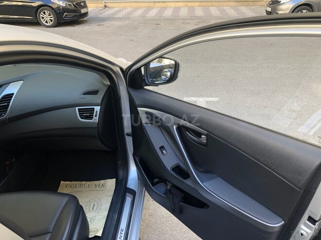 Hyundai Avante 2015, 115,000 km - 1.6 l - Bakı
