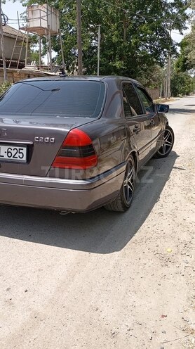 Mercedes C 200 1994, 370,000 km - 2.0 л - Salyan