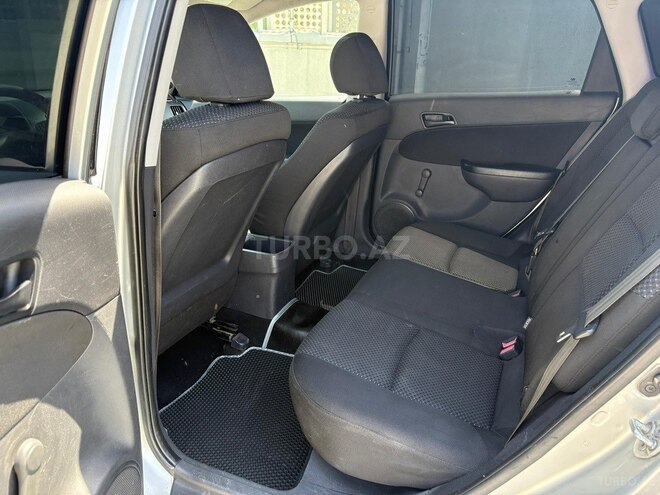 Hyundai i30 2009, 215,000 km - 1.6 л - Bakı