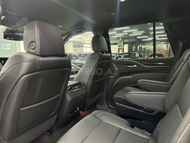 Cadillac Escalade-8