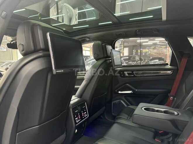 Porsche Cayenne Turbo 2018, 65,000 km - 4.0 l - Bakı