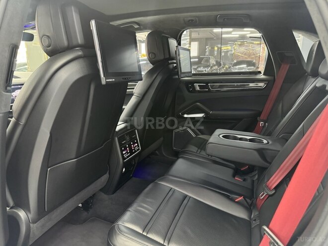 Porsche Cayenne Turbo 2018, 65,000 km - 4.0 l - Bakı