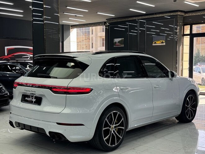 Porsche Cayenne Turbo 2018, 65,000 km - 4.0 l - Bakı