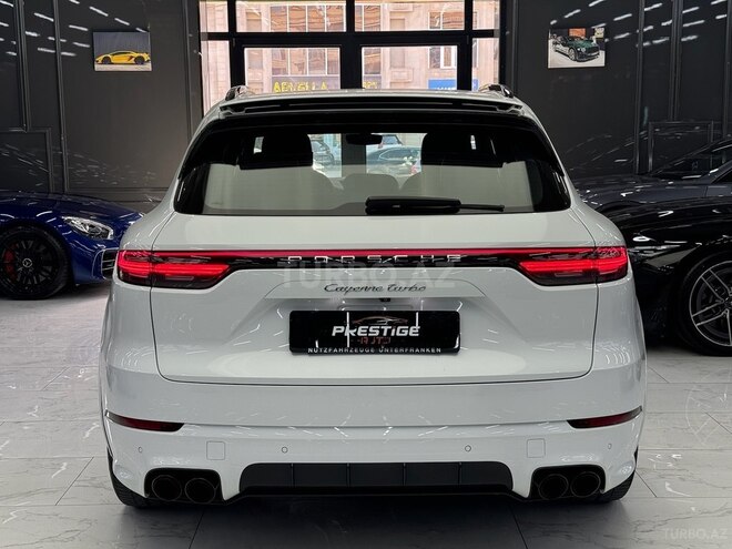Porsche Cayenne Turbo 2018, 65,000 km - 4.0 l - Bakı