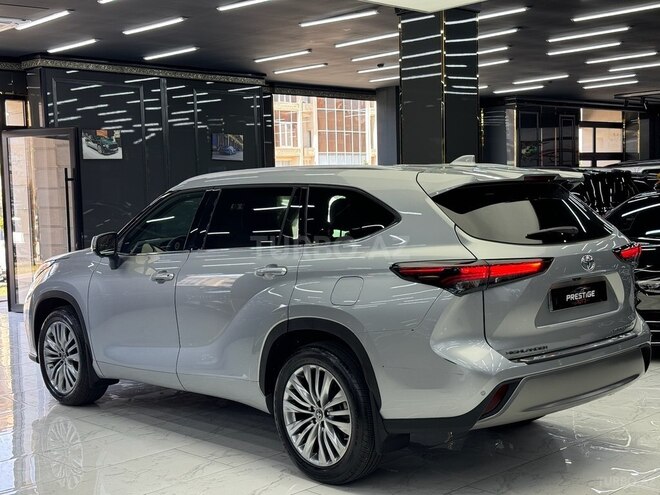 Toyota Highlander-4