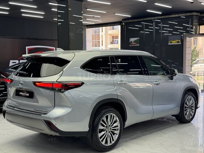 Toyota Highlander-5