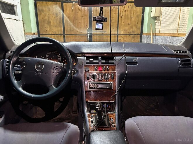 Mercedes E 270 2000, 458,000 km - 2.7 l - Bakı