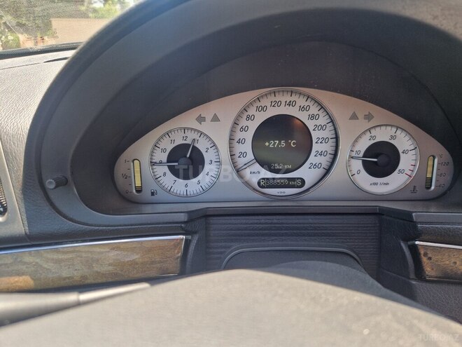 Mercedes E 270 2003, 388,559 km - 2.7 l - Sumqayıt