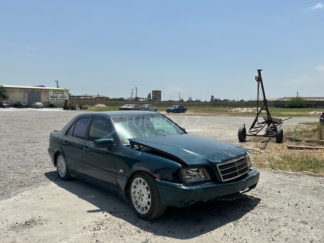 Mercedes C 180 1997, 250,000 km - 1.8 l - Salyan