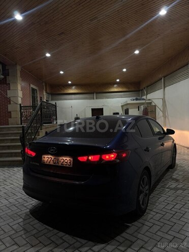 Hyundai Elantra 2018, 118,000 km - 2.0 l - Bakı