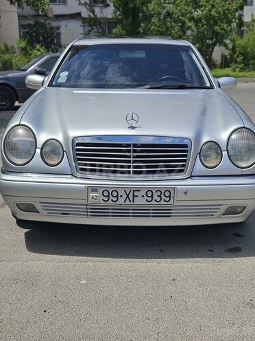 Mercedes E 240 1999, 255,500 km - 2.4 l - Bakı