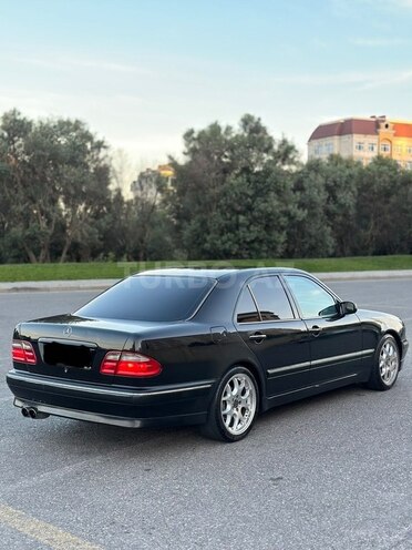 Mercedes E 240 2000, 330,000 km - 2.4 l - Bakı
