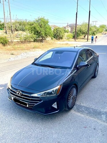 Hyundai Elantra-1