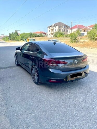 Hyundai Elantra-6