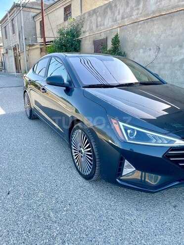 Hyundai Elantra-14