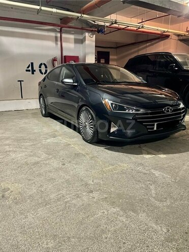 Hyundai Elantra-16