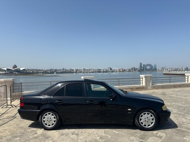 Mercedes C 230 1999, 299,000 km - 2.3 l - Bakı