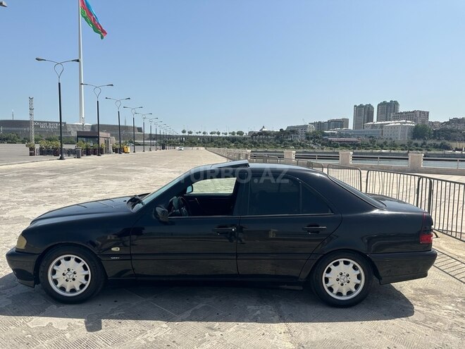 Mercedes C 230 1999, 299,000 km - 2.3 l - Bakı