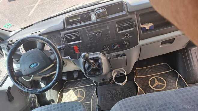 Ford Transit-3