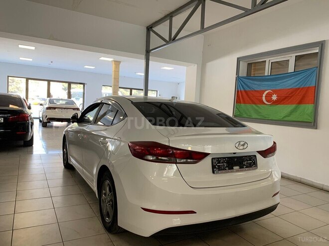 Hyundai Avante-4