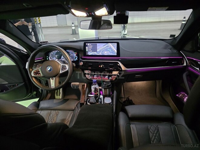 BMW 530e-7