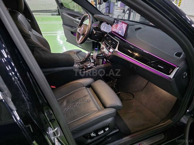 BMW 530e-6