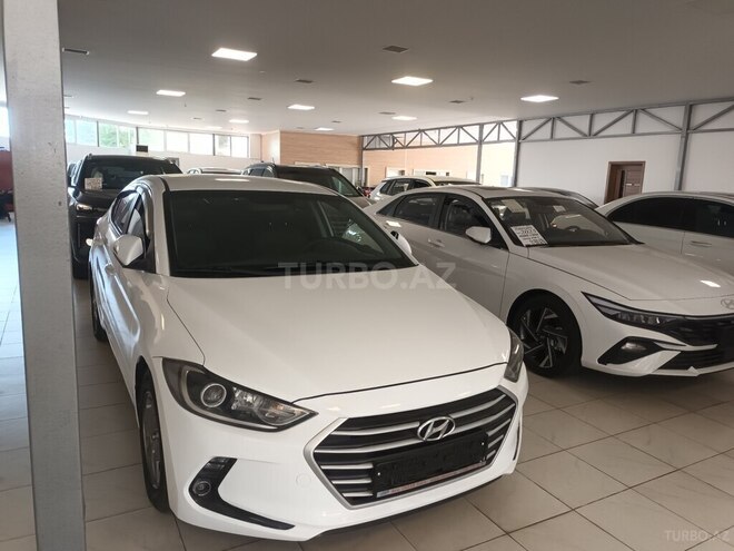 Hyundai Avante-1